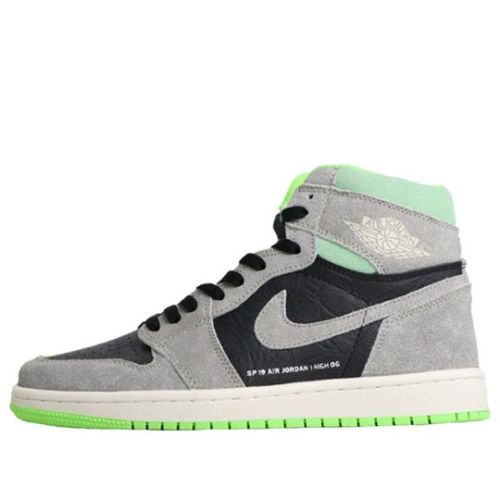 Air Jordan 1 Retro High OG ??Neutral Grey Volt?? 555088-070